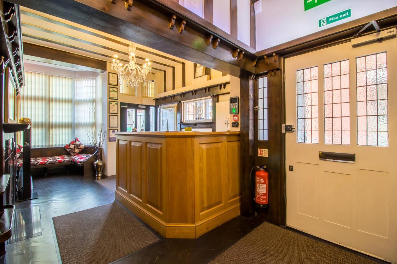 A Park View Hotel Wolverhampton Exterior photo